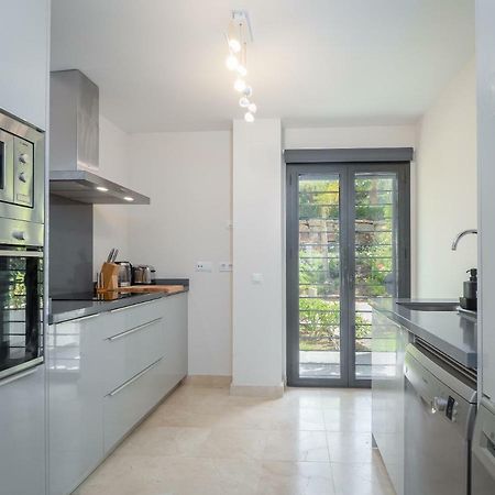 Amazing Two Bedroom Apartment In Los Flamingos, Marbella Estepona Bagian luar foto