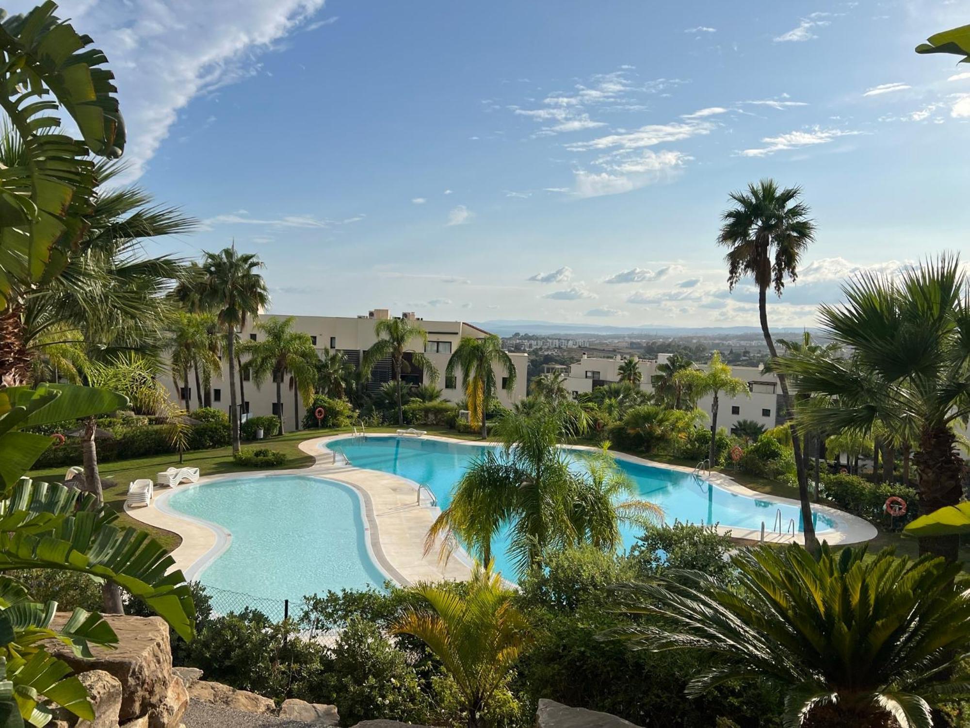 Amazing Two Bedroom Apartment In Los Flamingos, Marbella Estepona Bagian luar foto