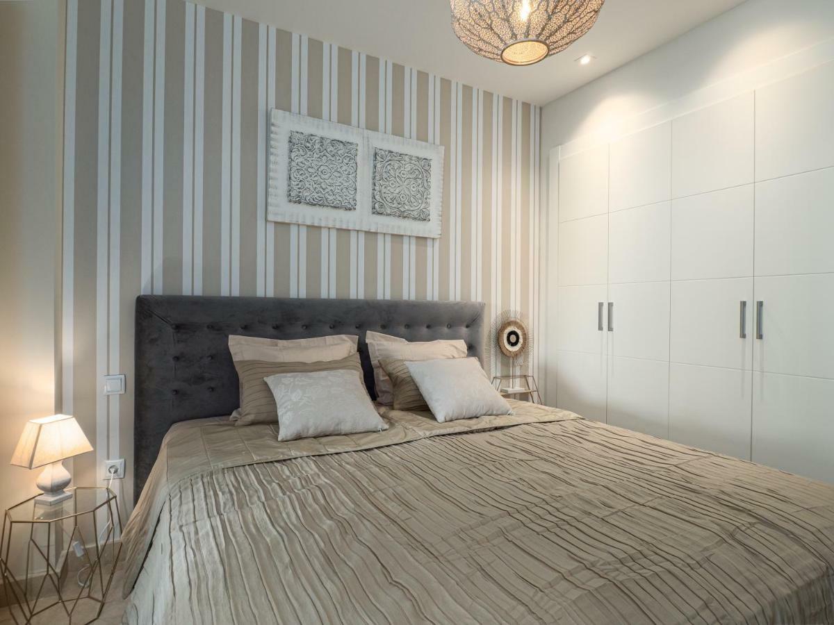 Amazing Two Bedroom Apartment In Los Flamingos, Marbella Estepona Bagian luar foto